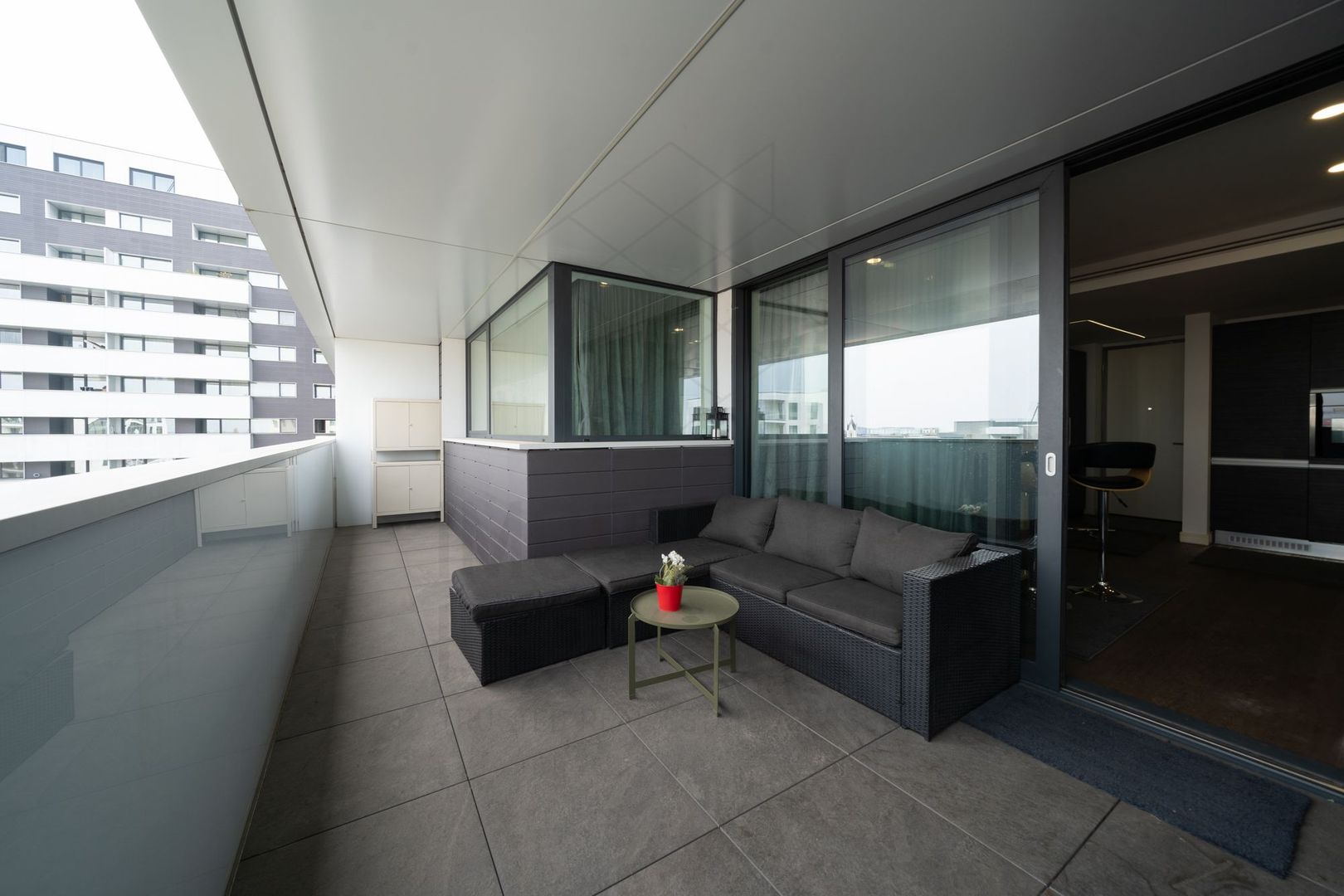 Cortina Residence | Luxury one bedroom for rent