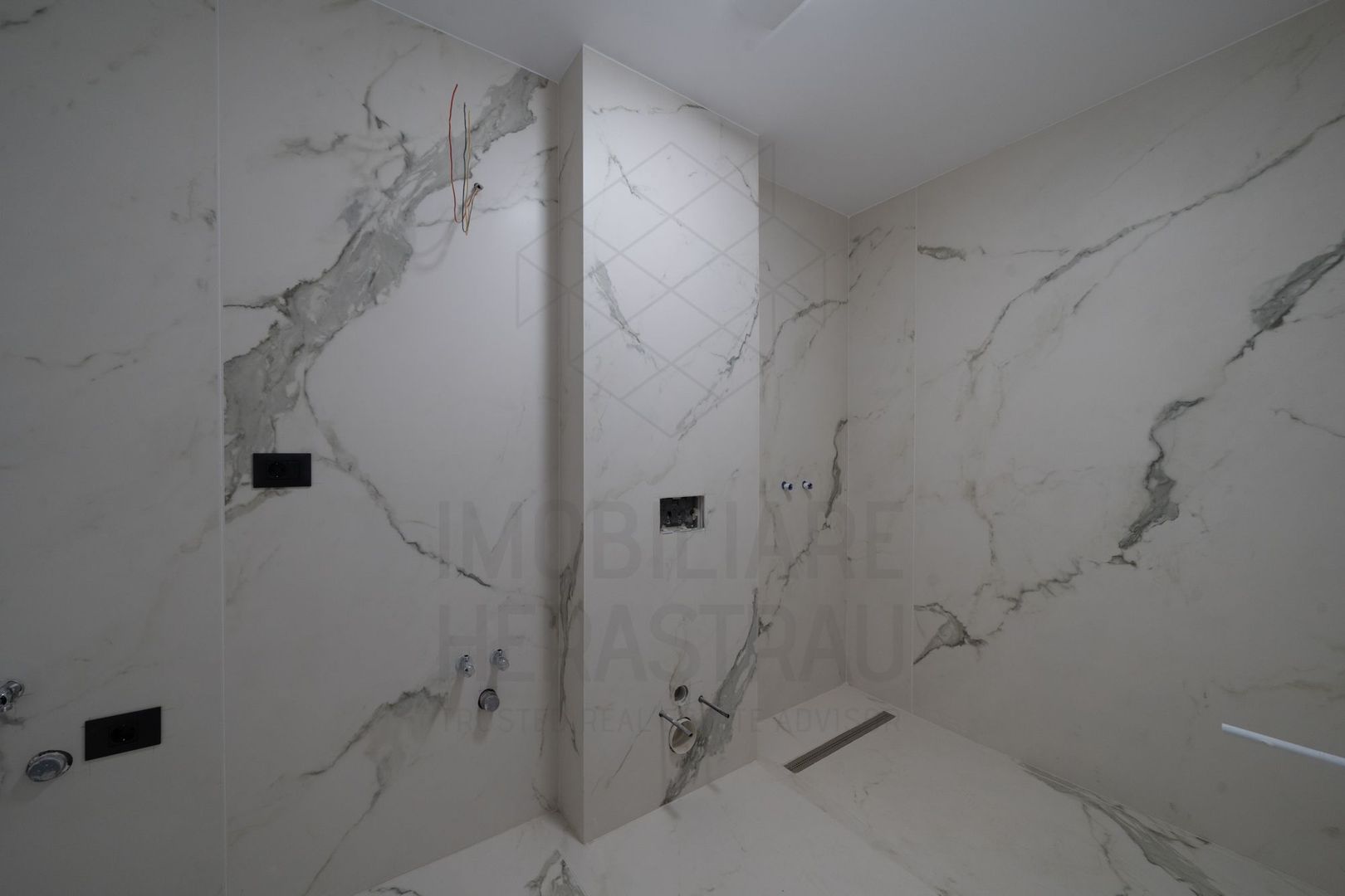 Apartament 3 camere Aviatiei | La 3 minute de metrou | Curte si gradina