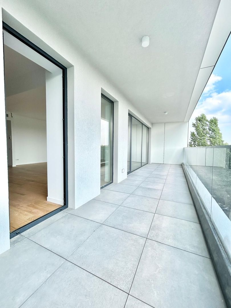 Apartament 4 camere de inchiriere zona Pipera .