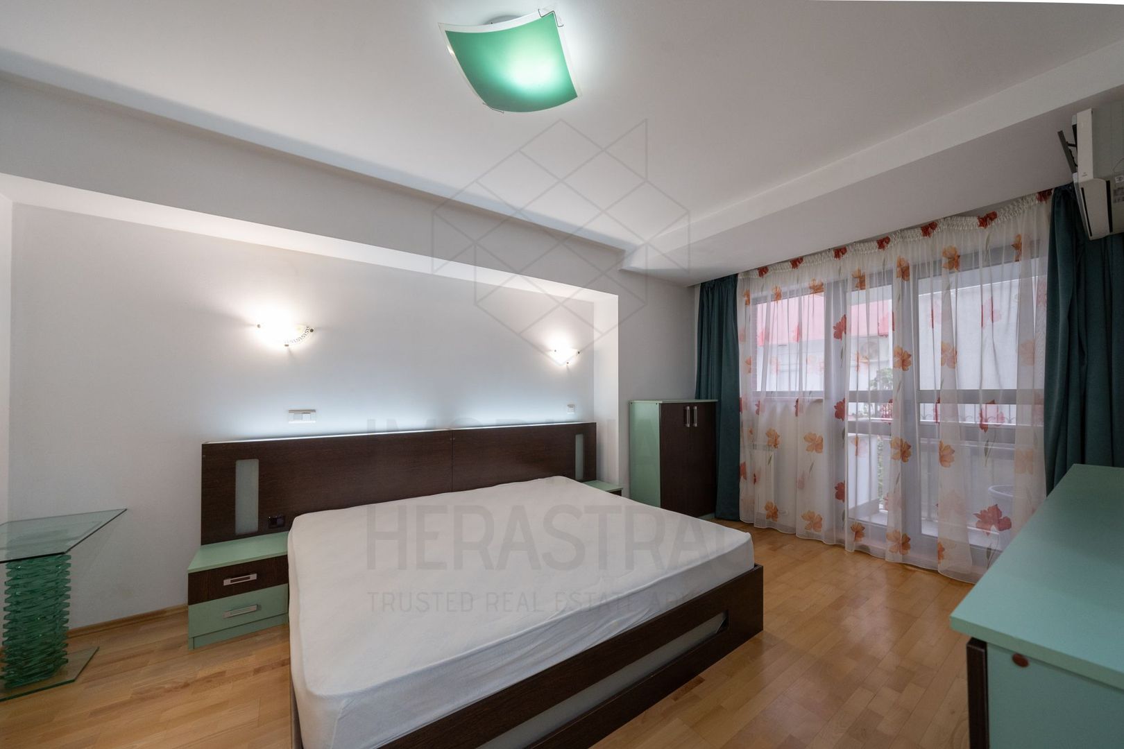 4 room Apartment for sale, Herastrau area