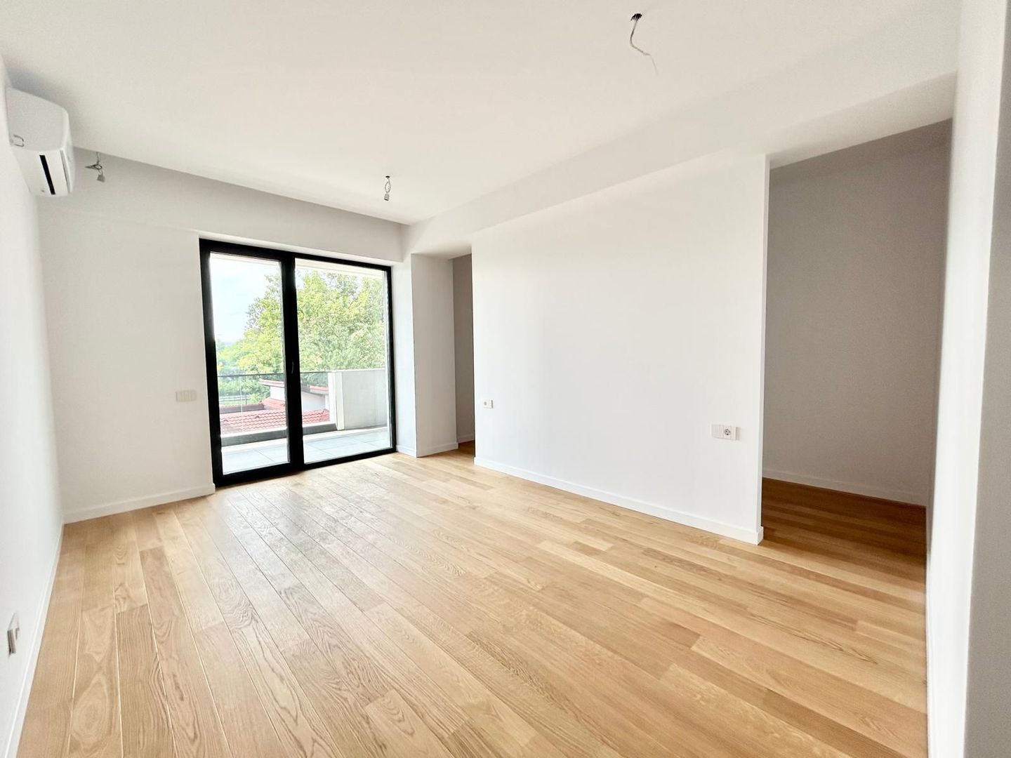 Apartament 4 camere de inchiriere zona Pipera .