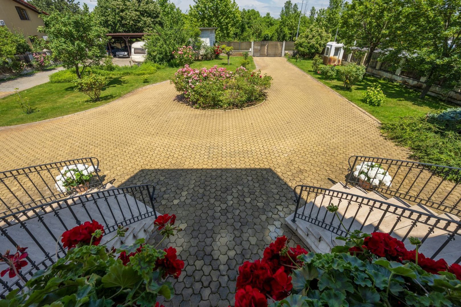 The Grand Manor | Eleganță și Exclusivitate în nordul capitalei | Teren 3700 mp