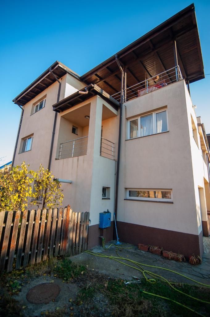 Otopeni | Central | Casa spațioasă tip duplex cu teren 500 mp