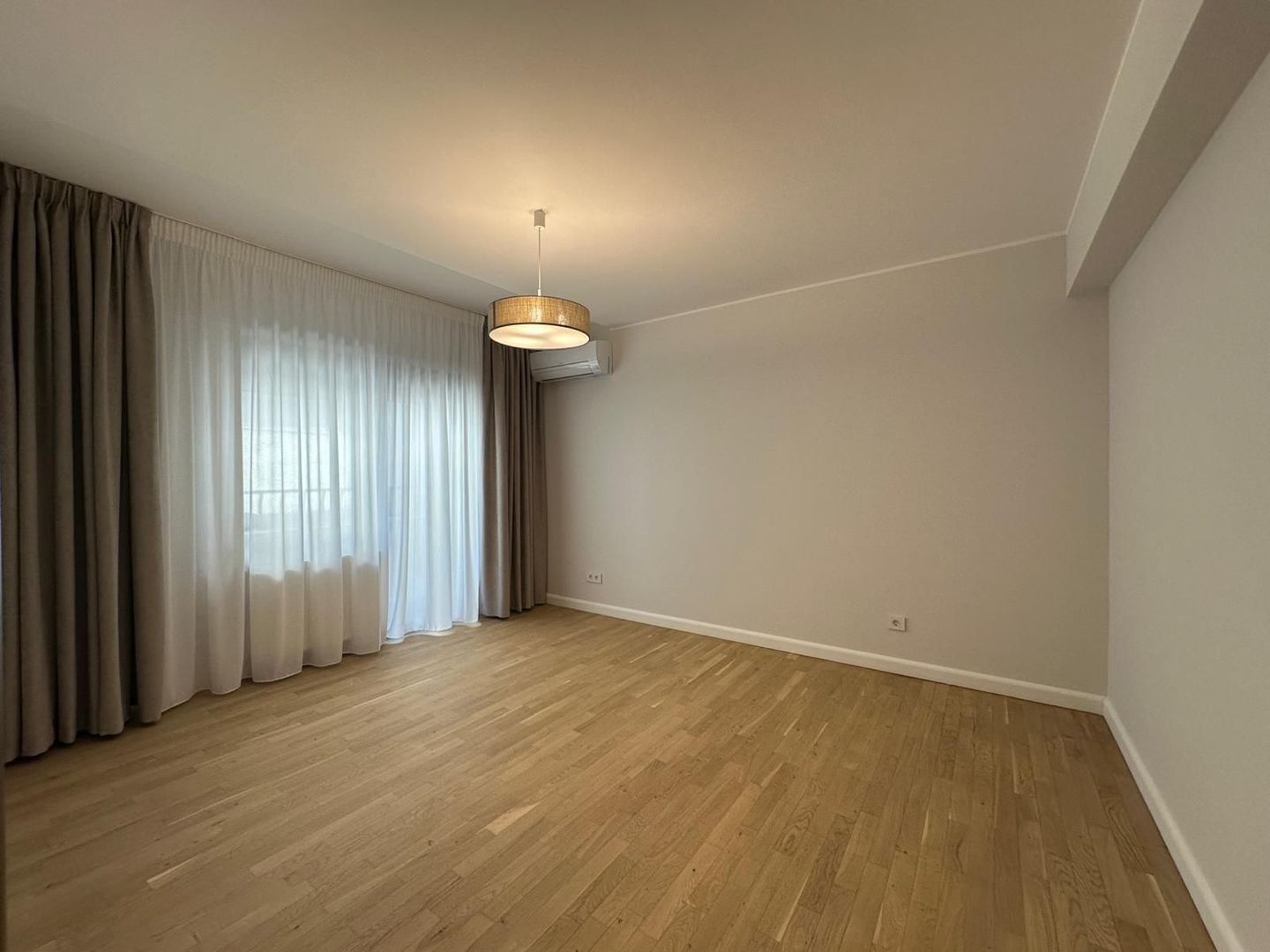 4 room Apartment for rent, Kiseleff area