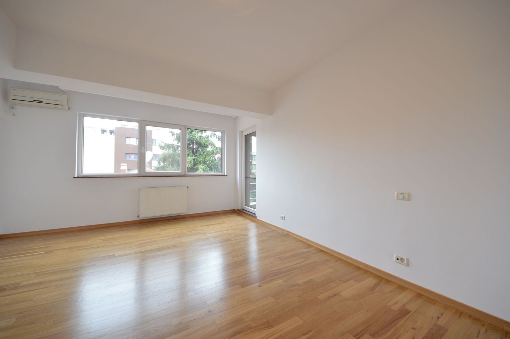 5 room Apartment for sale, Aviatorilor area