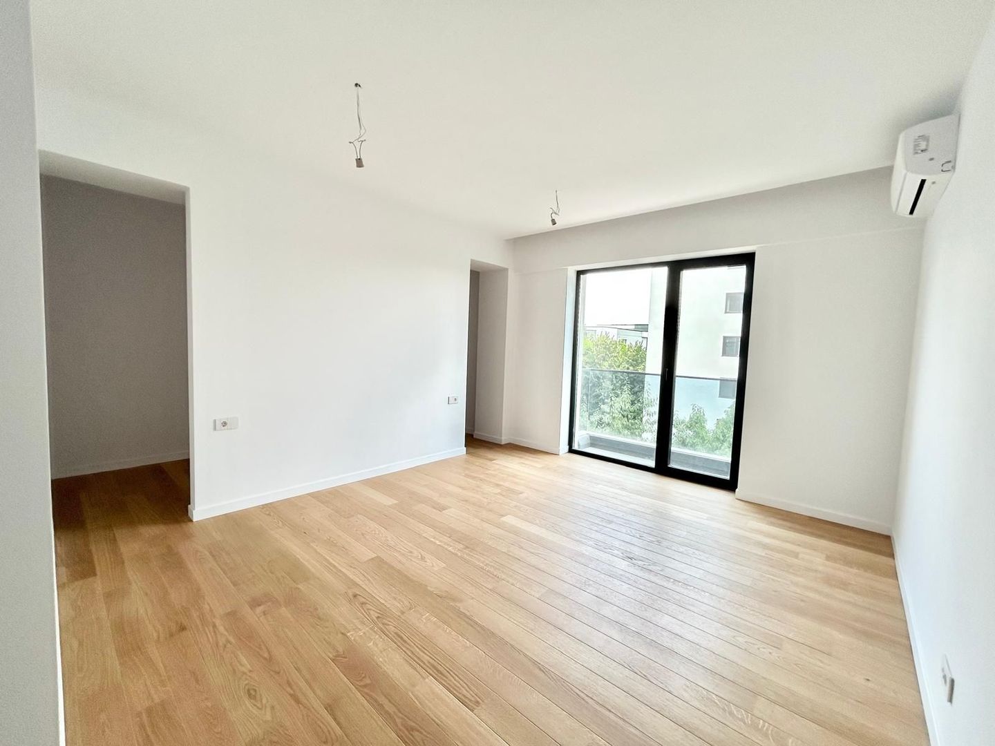 Apartament 4 camere de inchiriere zona Pipera .