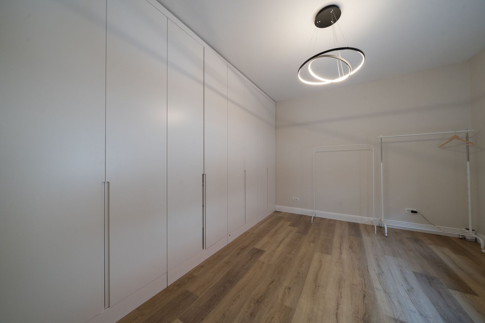 French Village | Aron Cotrus | 3 spacious rooms, parking and storage room