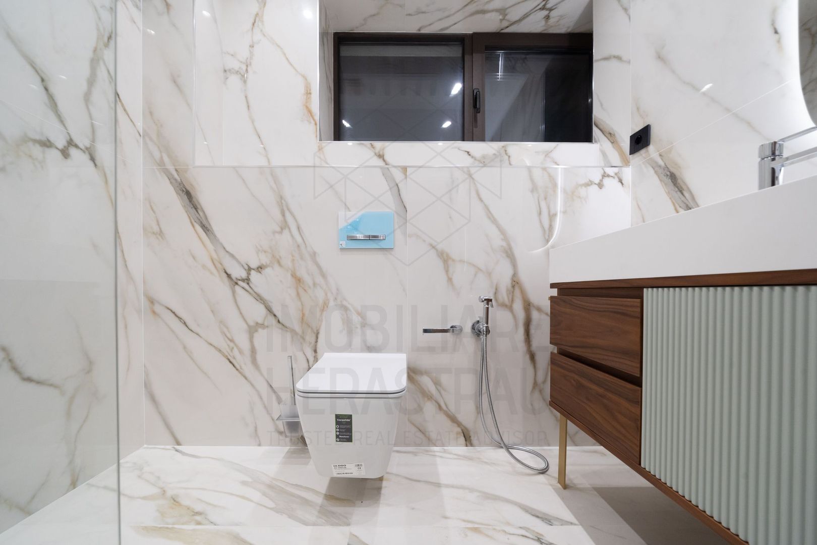 5 room Apartment for sale, Primaverii area