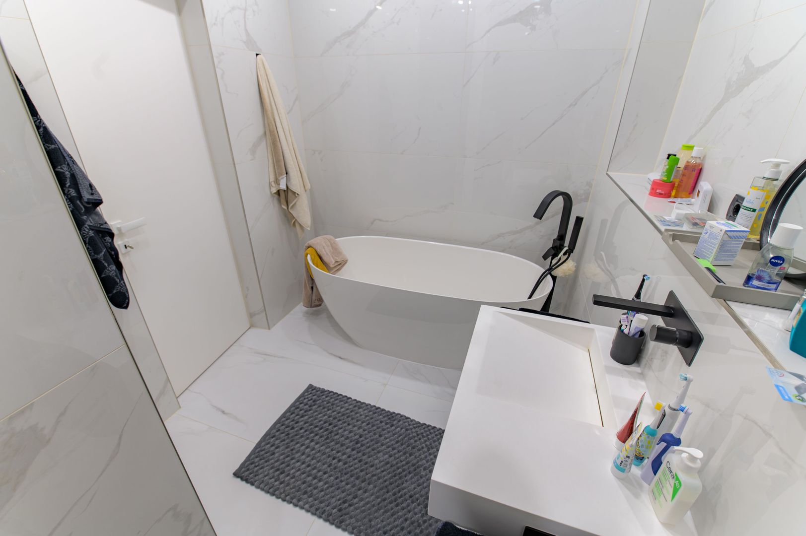 Apartament cu 4 camere de vânzare în zona Soseaua Nordului