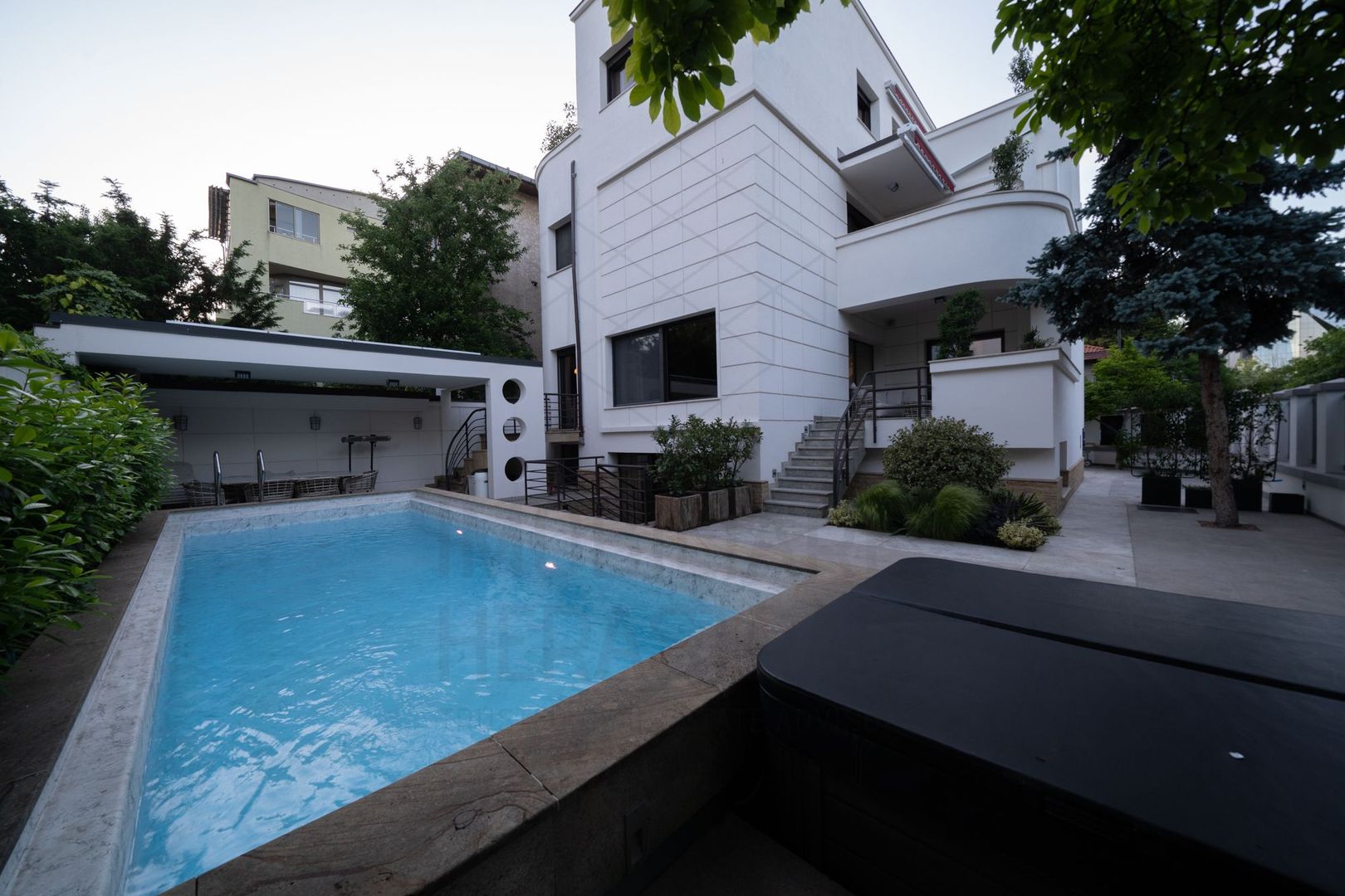 Villa for sale | Dorobanti | Charles de Gaulle Plaza