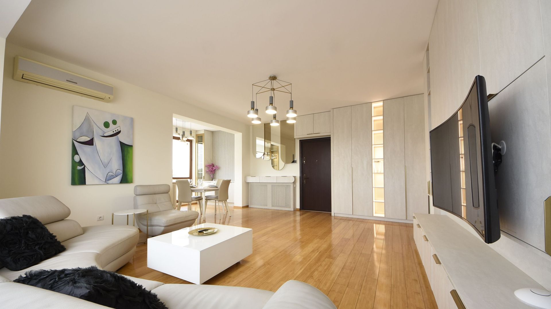 Mazzini Suite – Design modern,finisaje lux,loc parcare,Herastrau