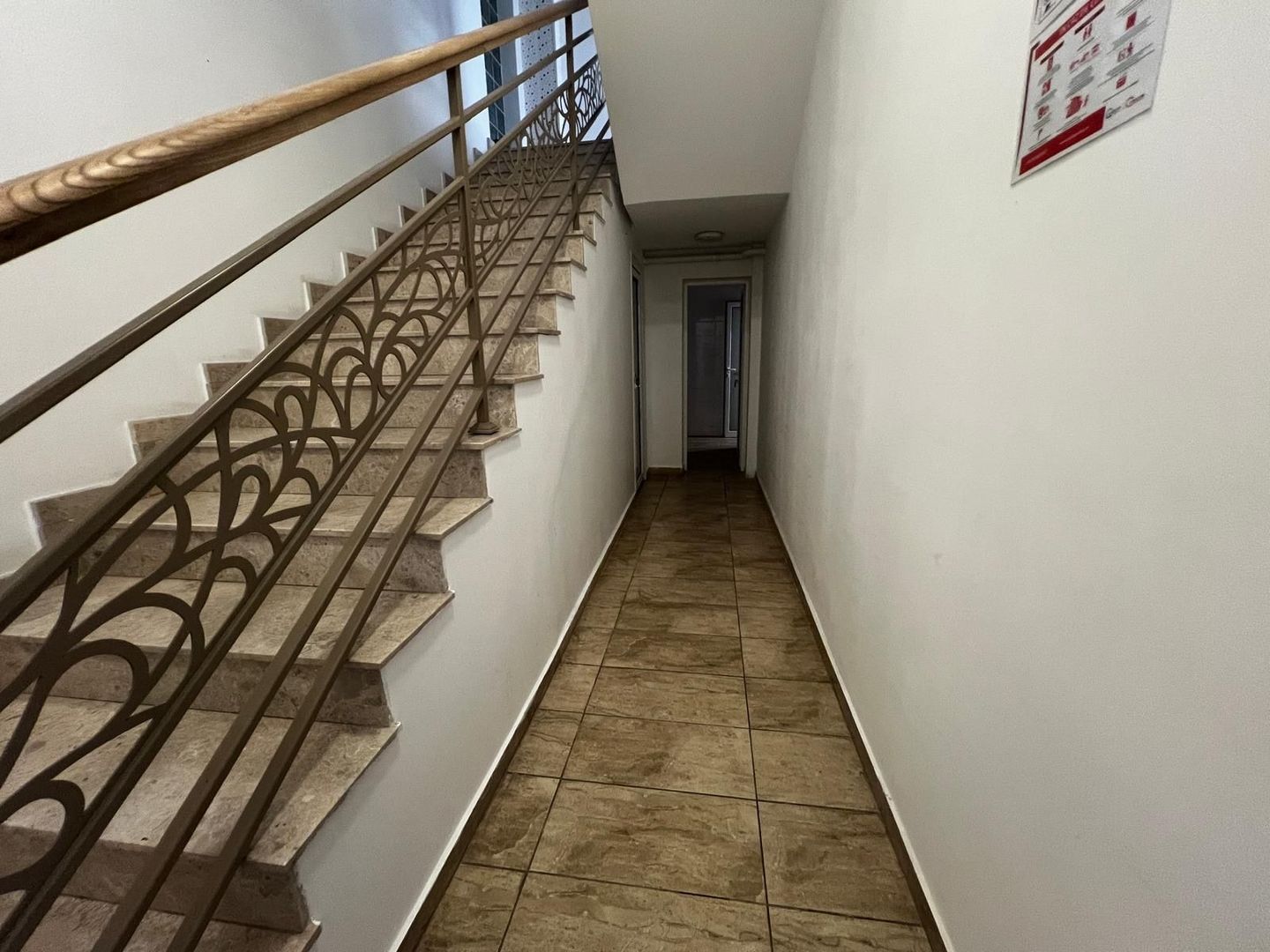 Clădire Boutique de Birouri | S+P+4E | Lift