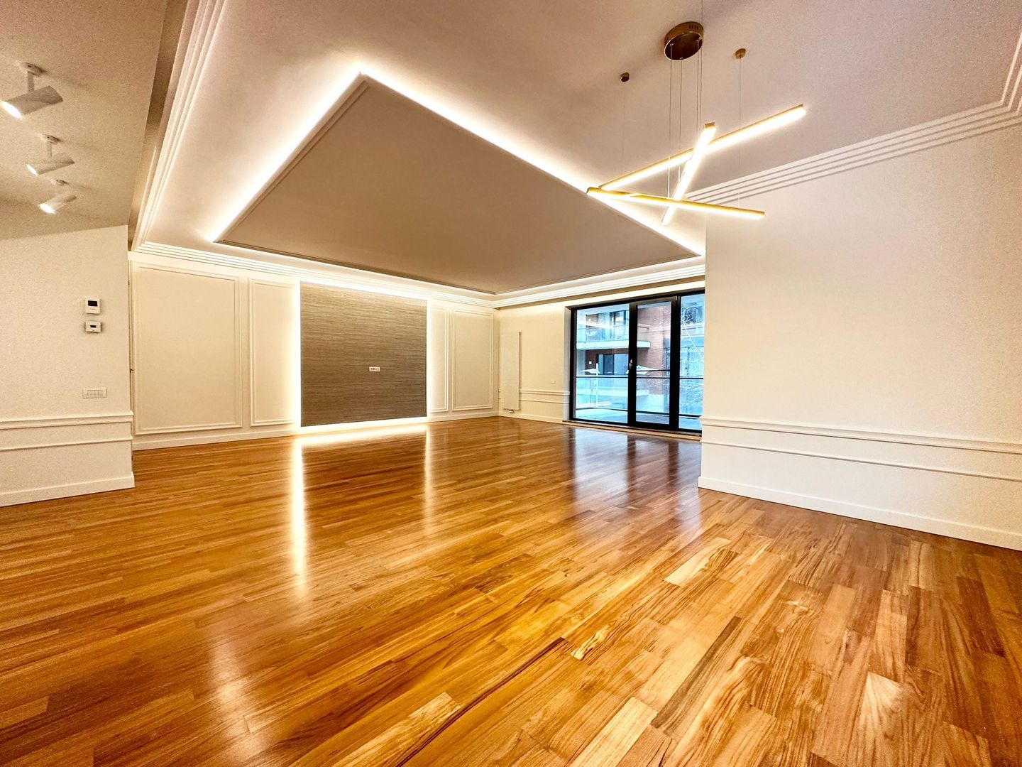 Washington Residence | Luxury 3 bedroom apartment for rent | Private garden