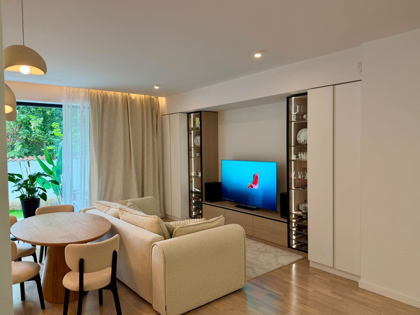 Apartament superb cu 4 camere si gradina privata – parter | 2 locuri de parcare