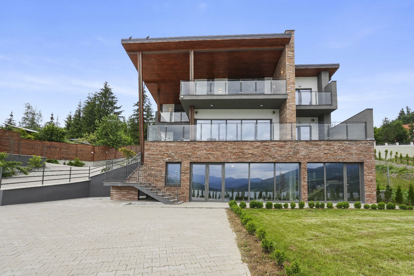 Lake View Resort | Refugiul de Lux de pe Marea de la munte