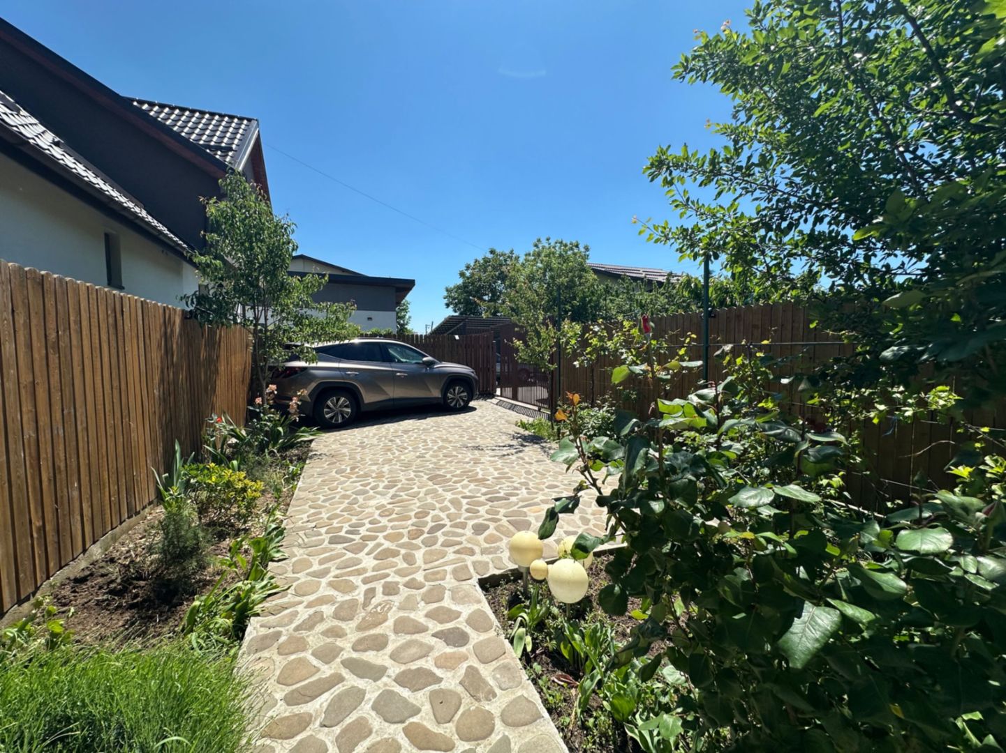 Vilă modernă în Corbeanca | Construcție solidă, 3 dormitoare + birou