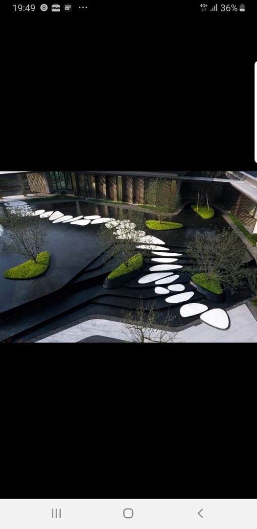 Simfonie de sticlă și lumină pe malul Lacului Floreasca