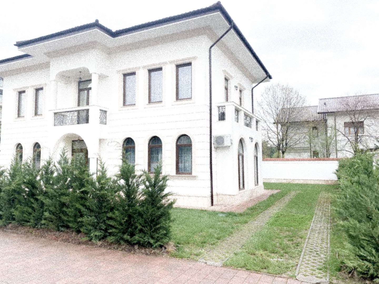 Special villa on Iancu Nicolae I Garage 2 cars and yard 500 sqm