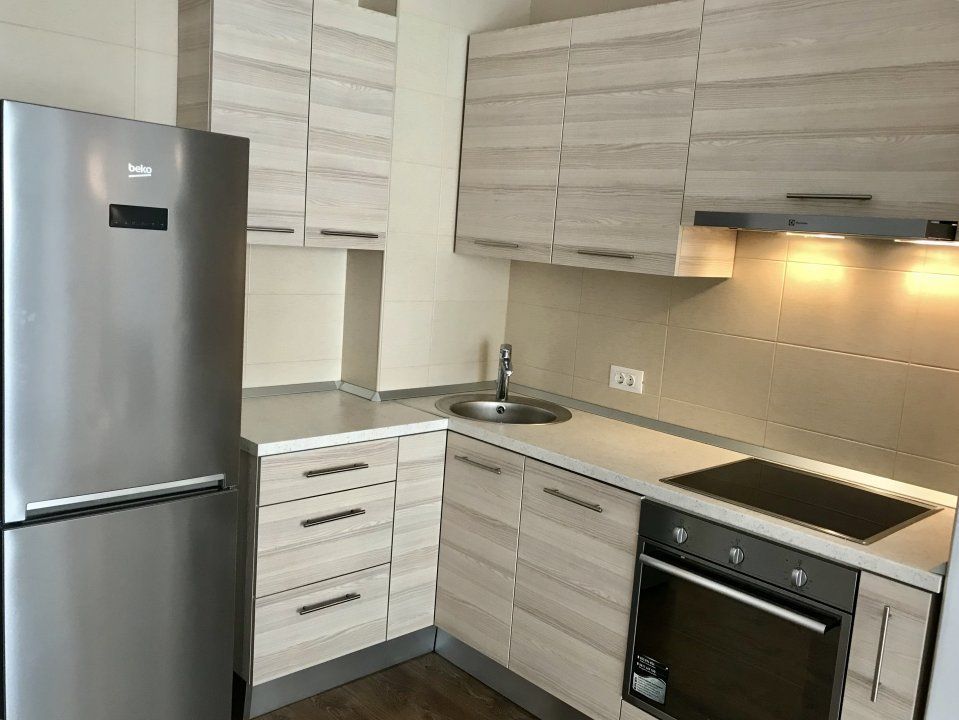 2 camere spre inchiriere in North Area Lake View