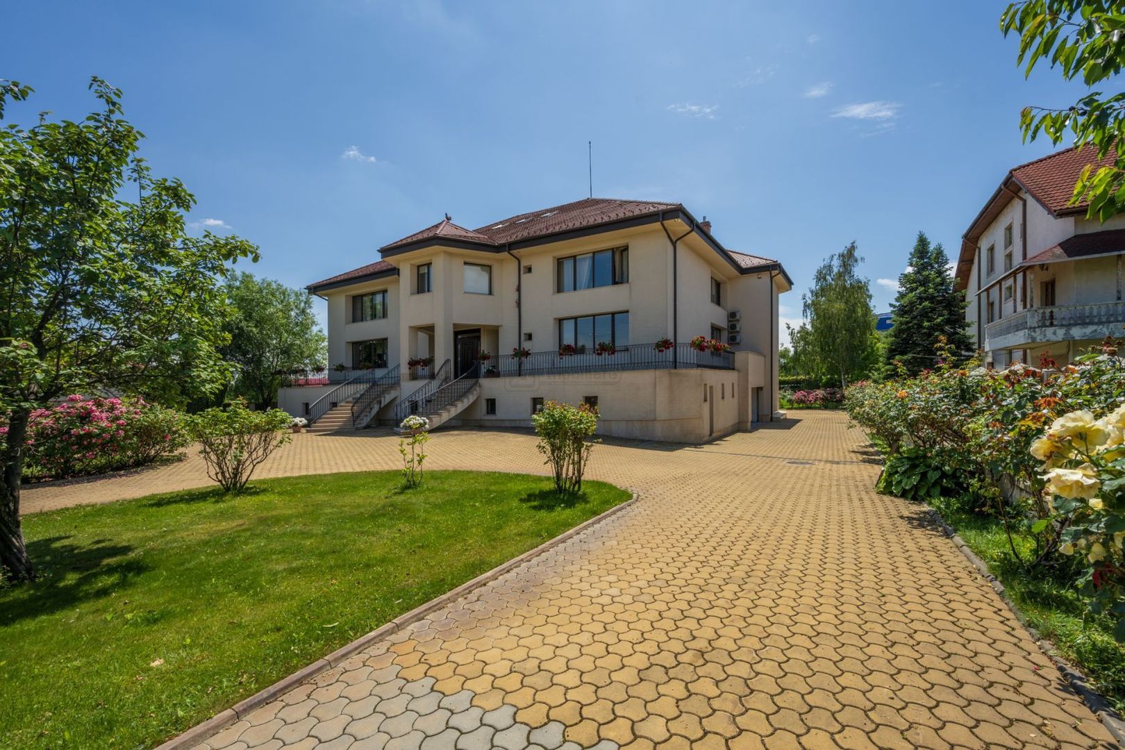The Grand Manor | Eleganță și Exclusivitate în nordul capitalei | Teren 3700 mp