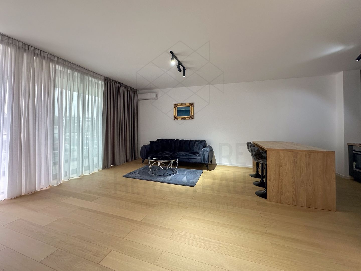 The Ivy | 2 camere spatioase, terasa | Mobilat complet