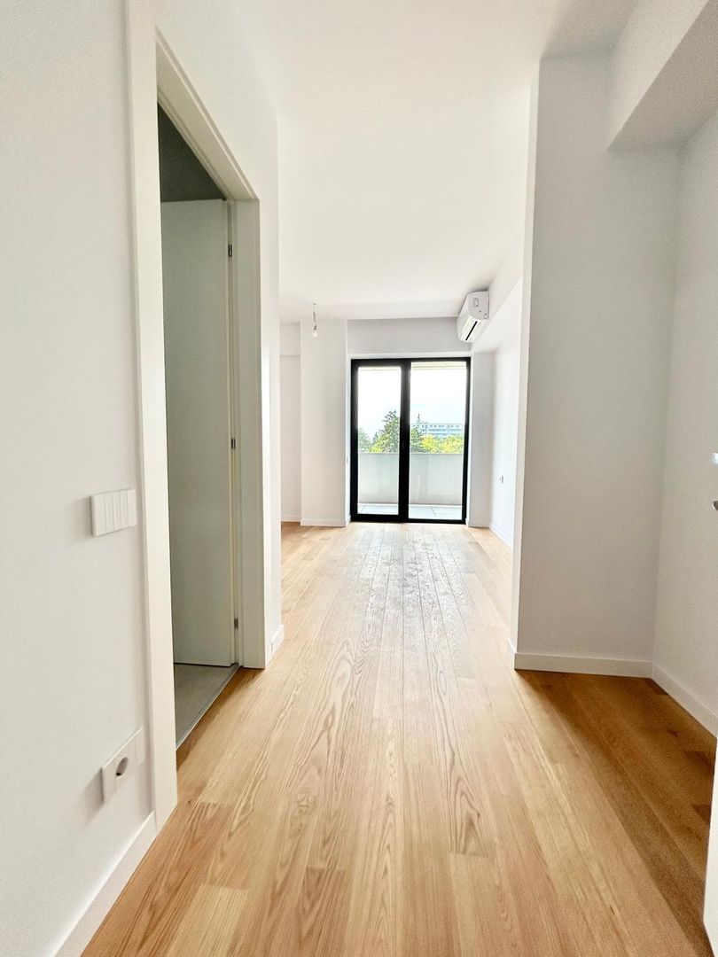 Apartament 4 camere de inchiriere zona Pipera .