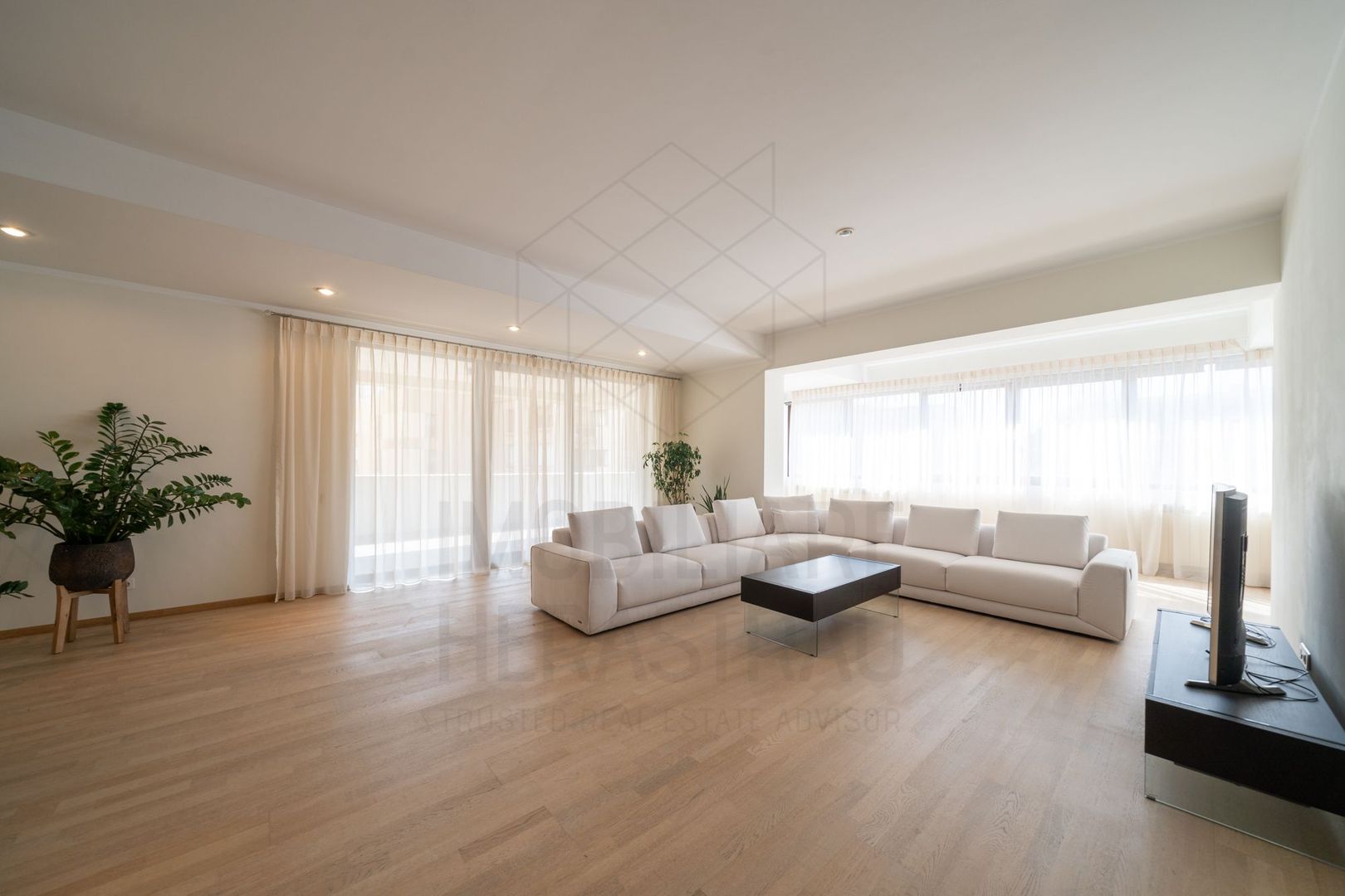 Penthouse spectaculos | 5 camere Sos. Nordului