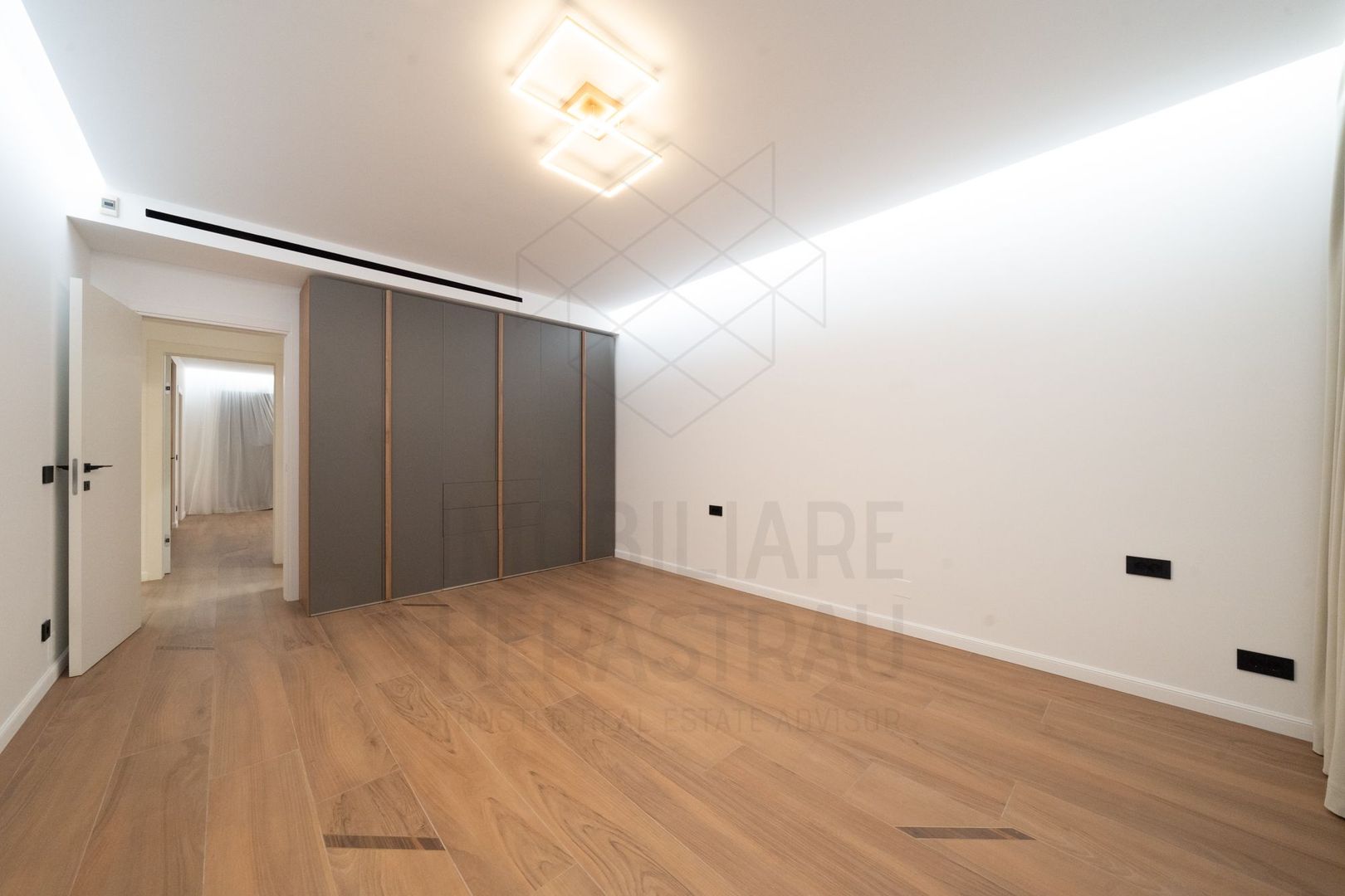 Birouri sau reședință  |  Primaverii