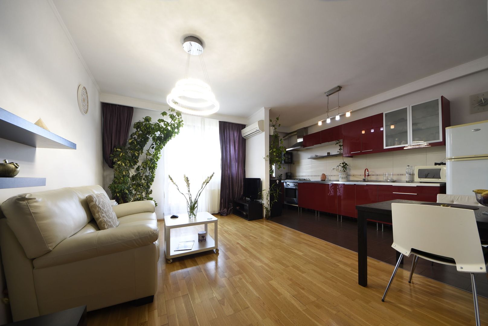 Apartament confortabil si luminos de 3 camere in Baneasa Sisesti