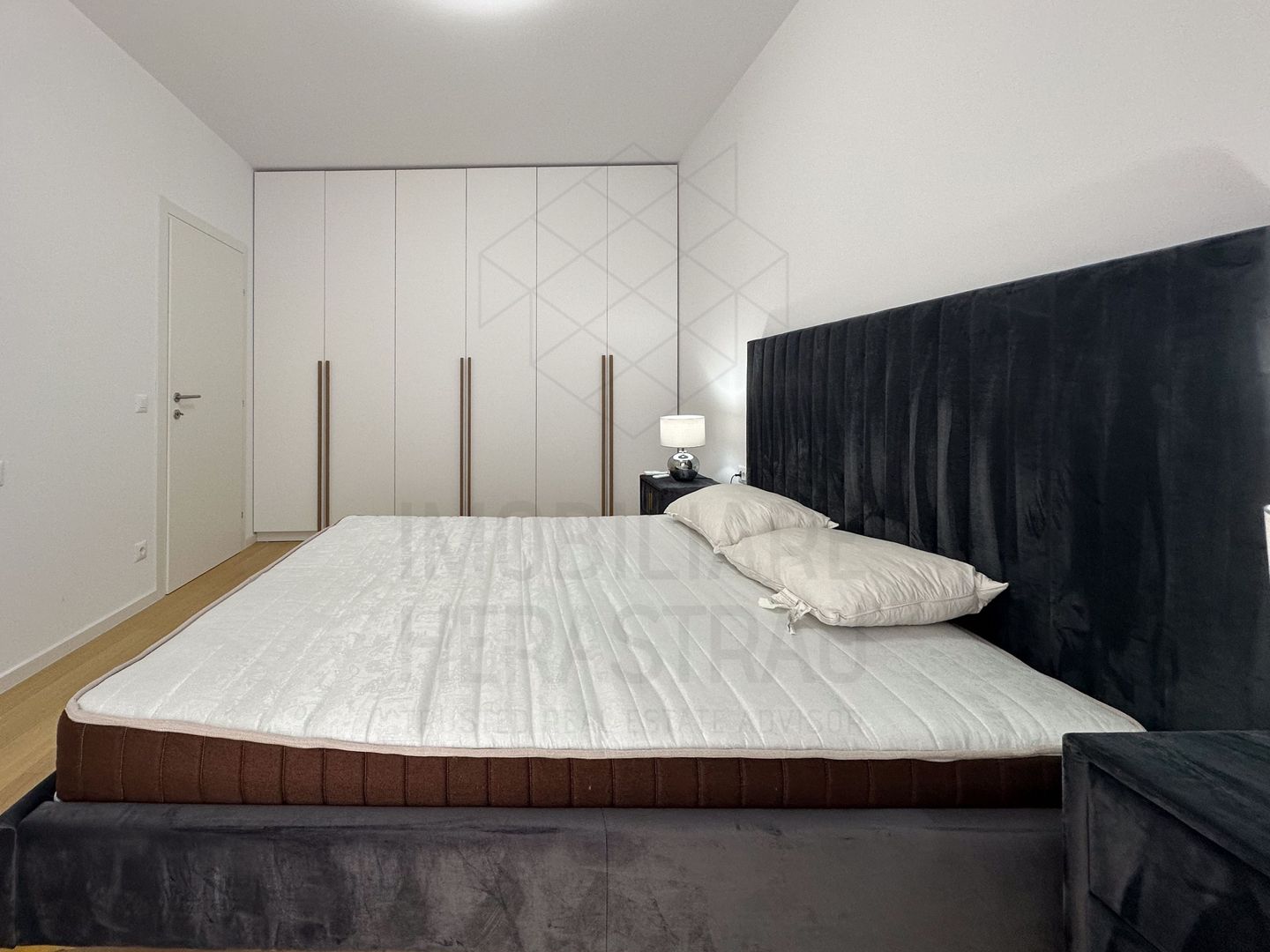 The Ivy | 2 camere spatioase, terasa | Mobilat complet