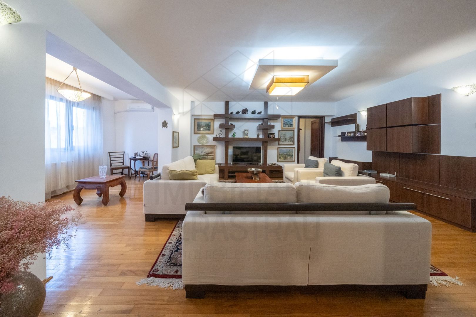 5 room Apartment for rent, Aviatorilor area