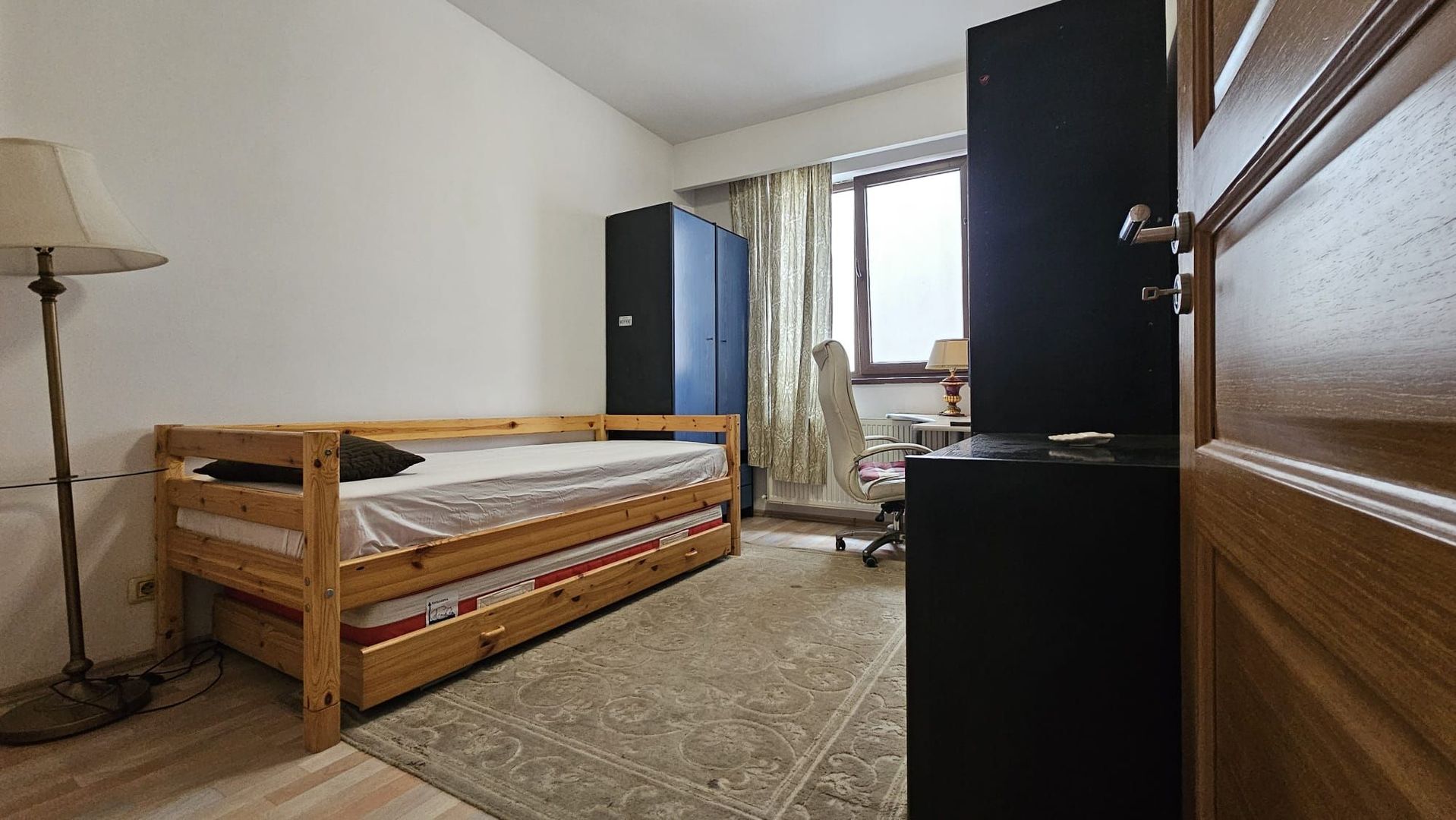 Apartament 3 camere de inchiriat in zona selecta si linistita