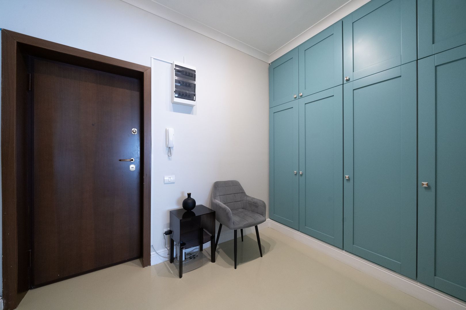 French Village | Aron Cotrus | 3 spacious rooms, parking and storage room