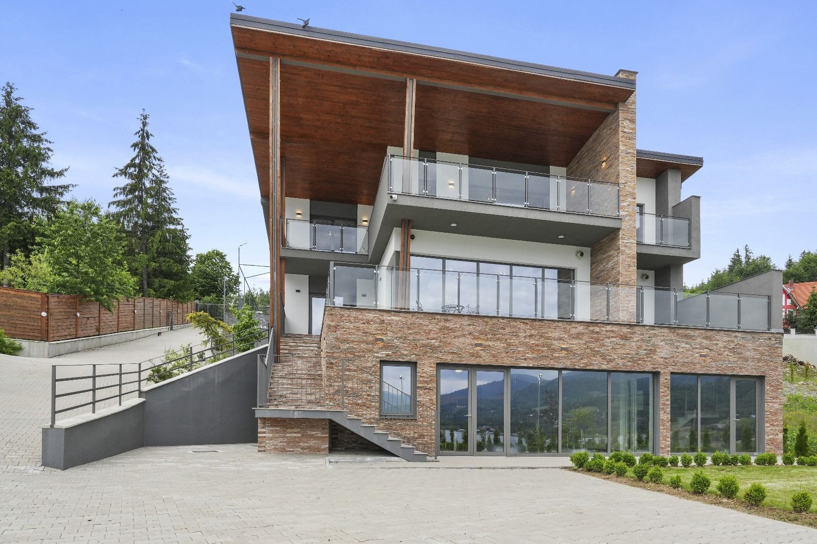 Lake View Resort | Refugiul de Lux de pe Marea de la munte