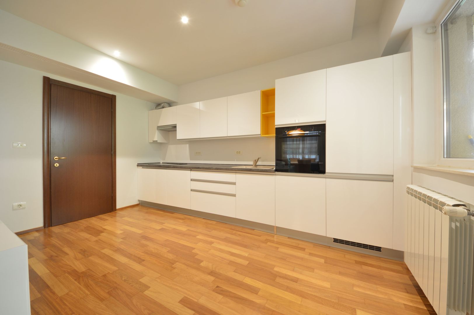 Barron Residence | Luxury 3 bedroom apartment on Nordului street