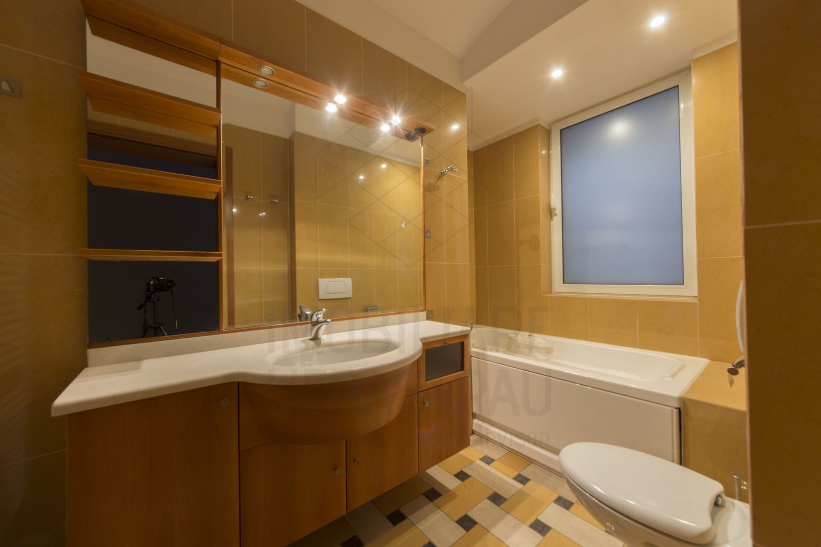 4 room Apartment for rent, Primaverii area