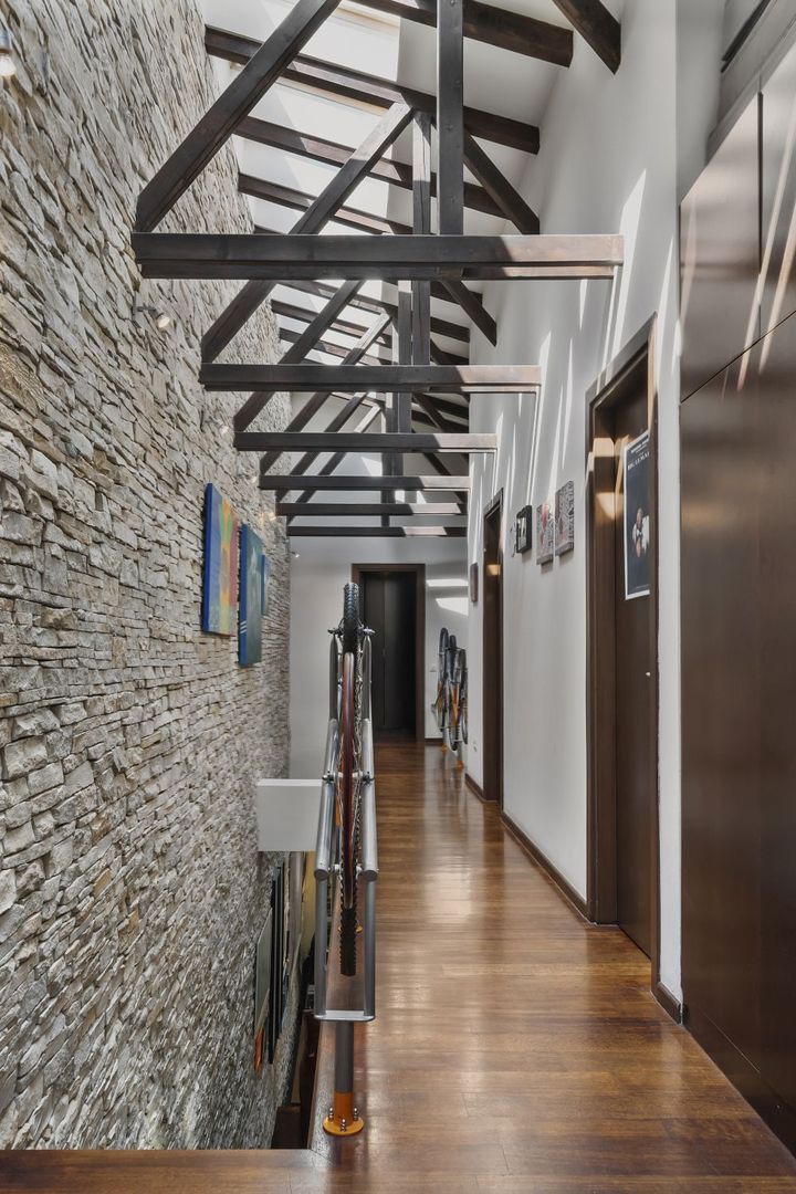 ARTSY LAKEFRONT VILLA | BANEASA