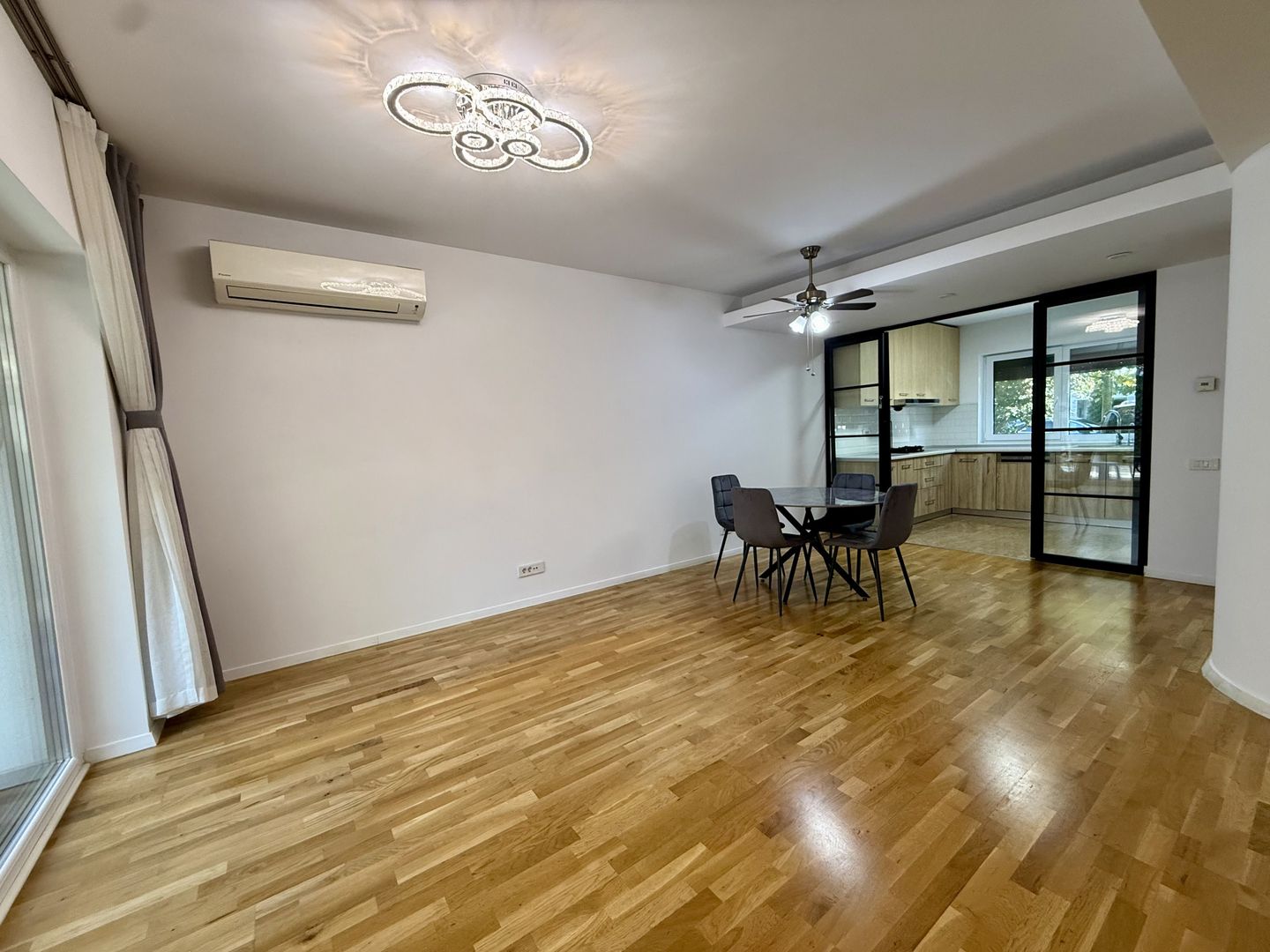 Vila superba de inchiriat | Catted Residence | Rond Omv | 2 locuri de parcare