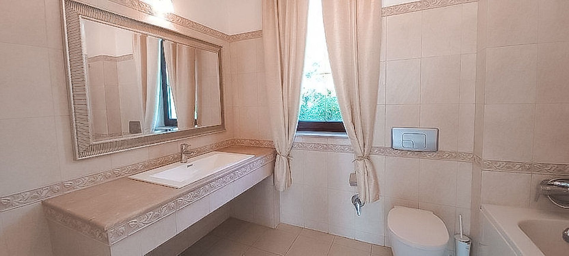Special villa on Iancu Nicolae I Garage 2 cars and yard 500 sqm