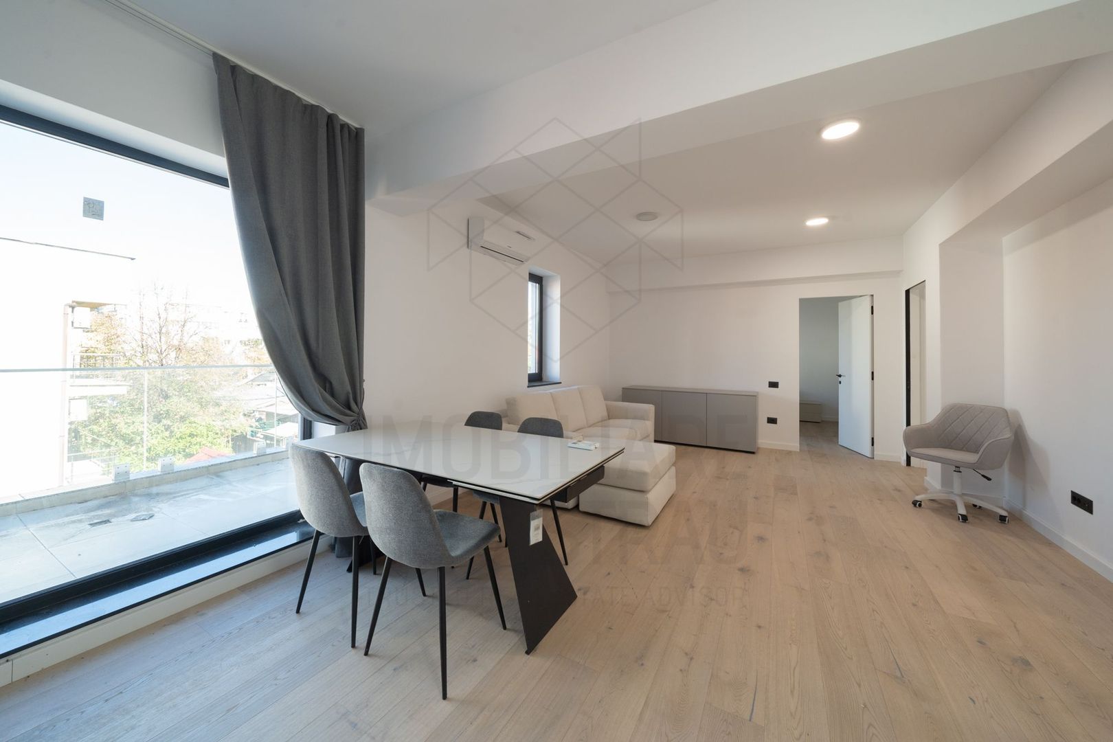 Apartament 3 camere Aviatiei | La 3 minute de metrou | Curte si gradina