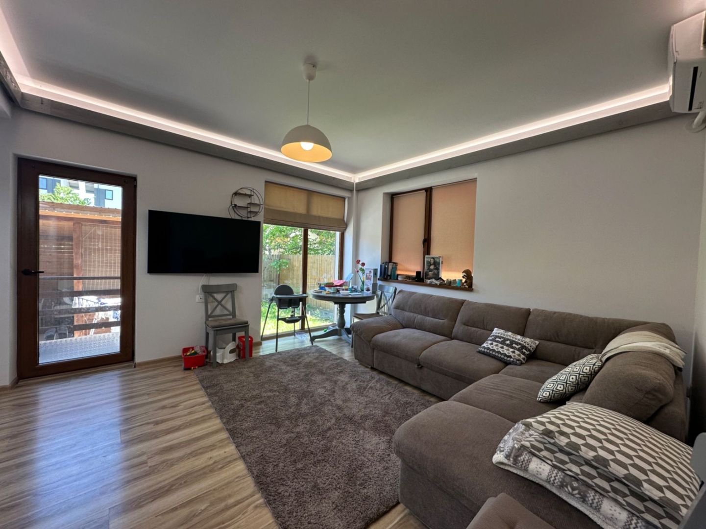 Vilă modernă în Corbeanca | Construcție solidă, 3 dormitoare + birou