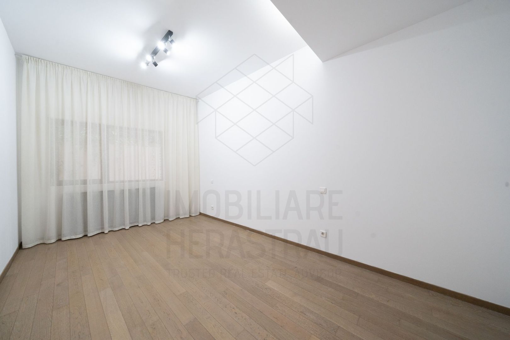 RIKYU Residence – Duplex 4 camere langa Parc Herastrau