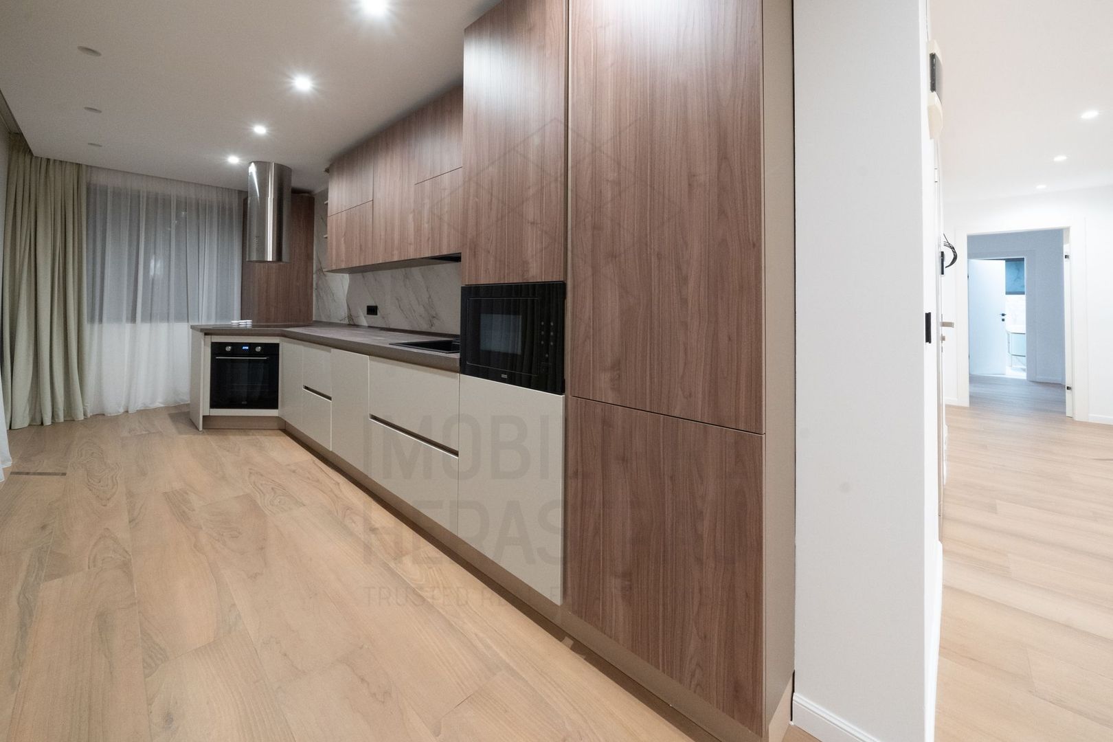 Birouri sau reședință  |  Primaverii