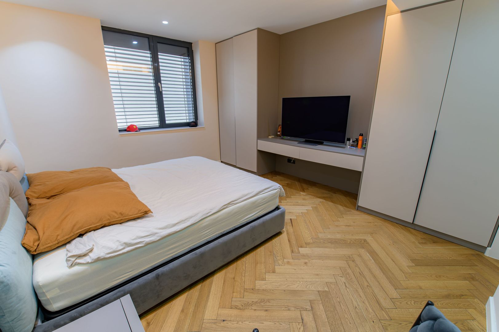 Apartament cu 4 camere de vânzare în zona Soseaua Nordului