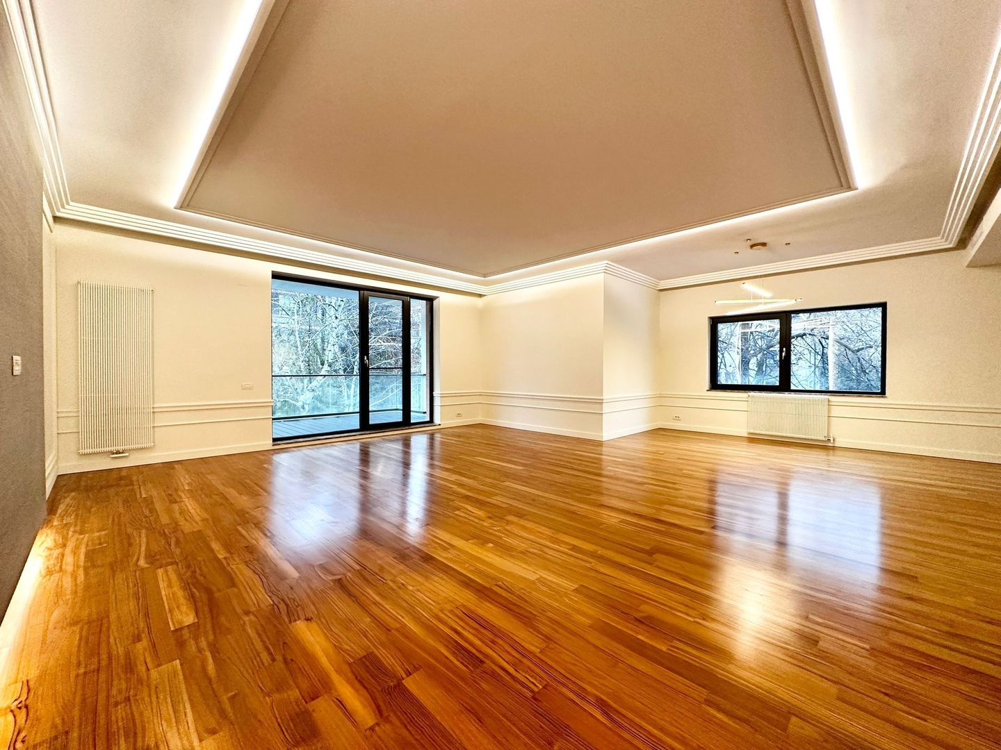 Washington Residence | Luxury 3 bedroom apartment for rent | Private garden