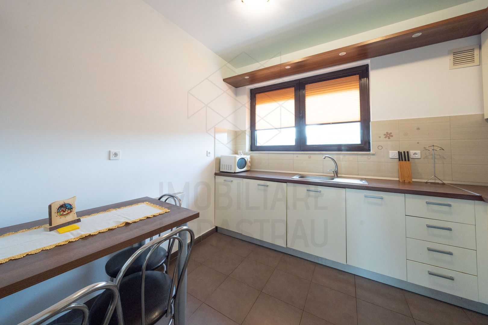 3 room Apartment for rent, Kiseleff area