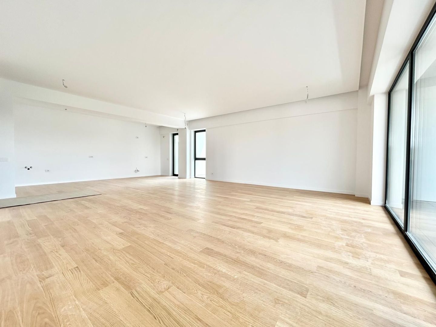 Apartament 4 camere de inchiriere zona Pipera .