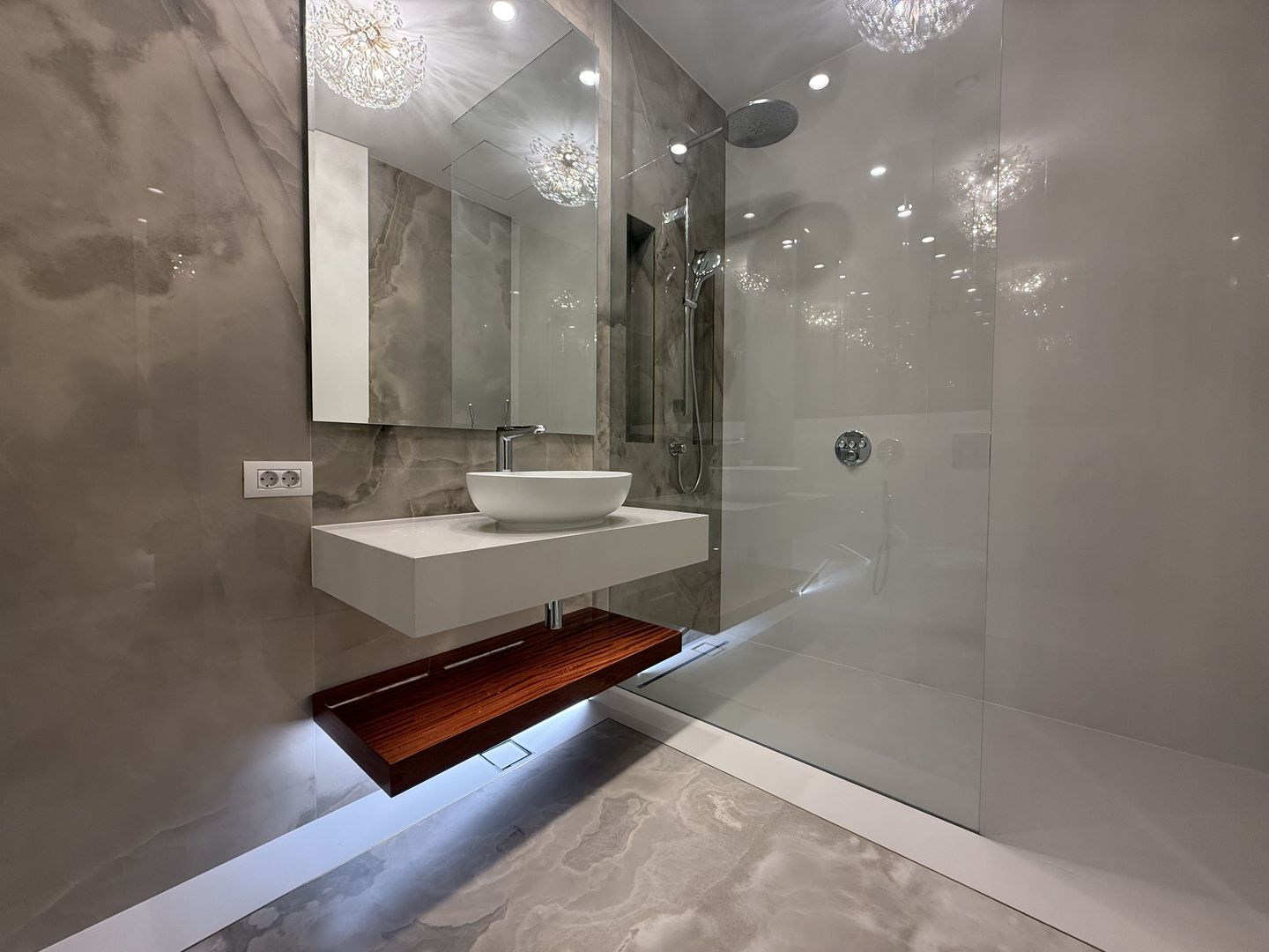 Apartament premium cu terasă, într-un imobil nou | Piața Dorobanți
