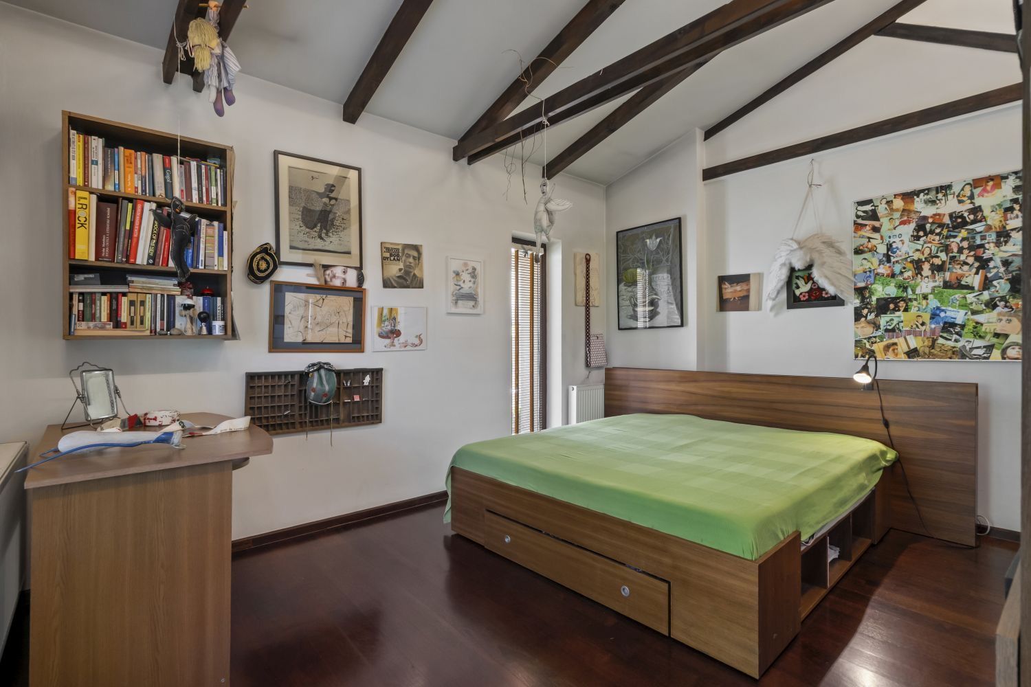 ARTSY LAKEFRONT VILLA | BANEASA