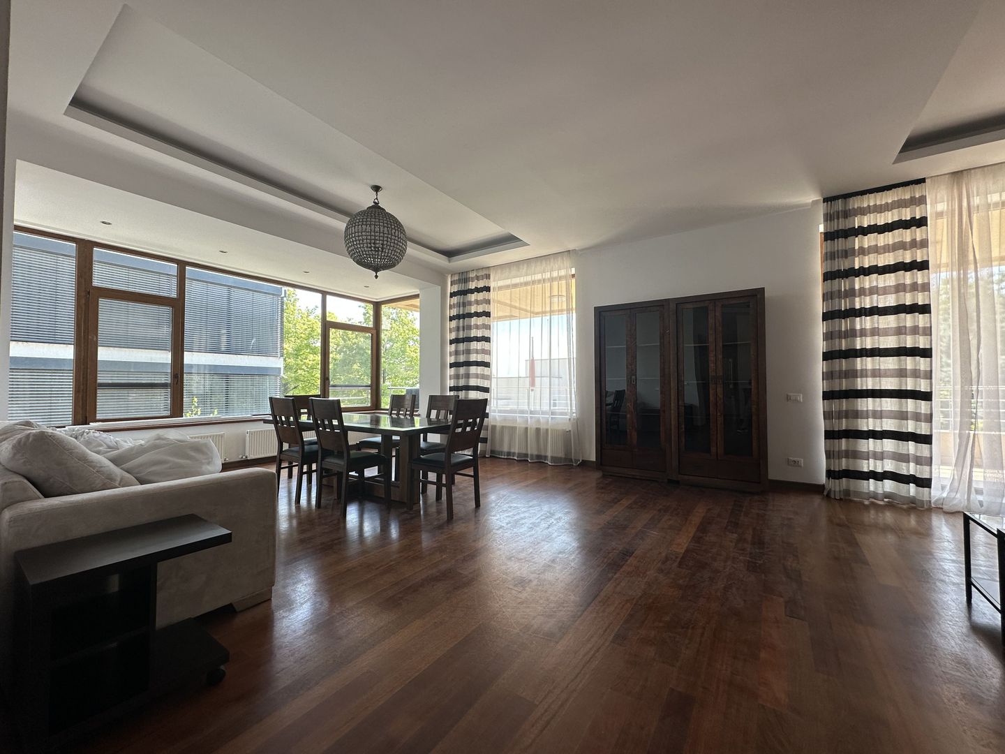 Gleen Suite | Apartament luminos si spatios cu vedere deschisa | Barbu Vacarescu